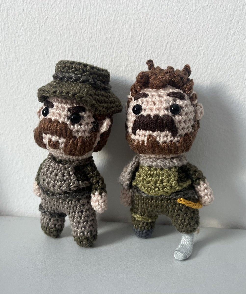 FoxTheRedCat's tweet image. Pocket-sized 141🫡😎
Tried out a new pattern and couldn’t resist making a tiny Price and Alex!💰🦿❤️
Working on such a small scale is testing my patience… worth it though🙃
#ModernWarfare3 #CallOfDutyModernWarfare3 #CaptainPrice #AlexKeller #CallofDuty