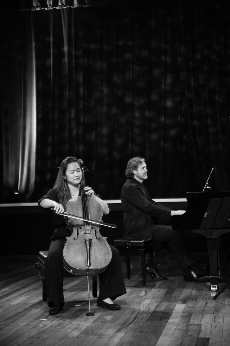 This recital that I played last April aired on the radio last night and is now available on demand for all to listen😬

First time preparing a recital without a teacher’s guidance so not perfect by any means but still something I’m fairly proud of🤍

rnz.co.nz/concert/progra…