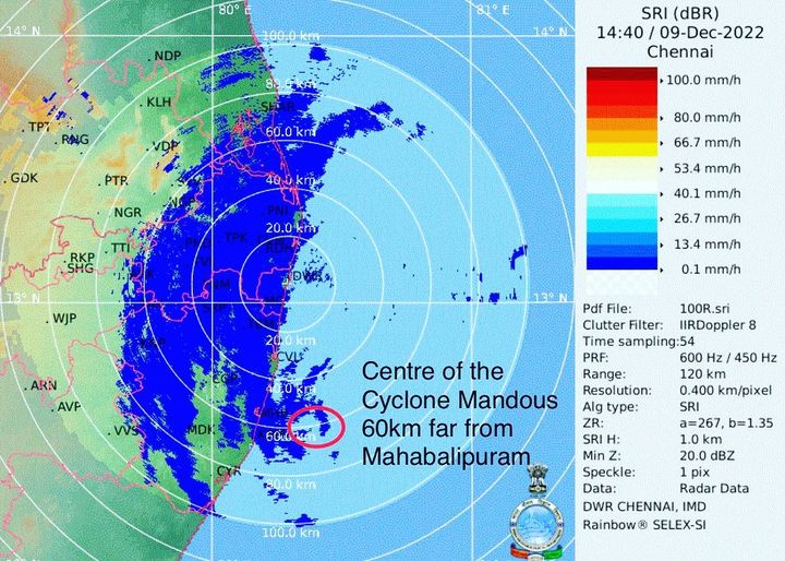 MasRainman's tweet photo. Exactly one year ago the #cycloneMandous cross south chennai. Here the images which i have used while tracking. #Cyclone #Mandous #Chennai #ChennaiRains https://t.co/ZgsPfgvZdo