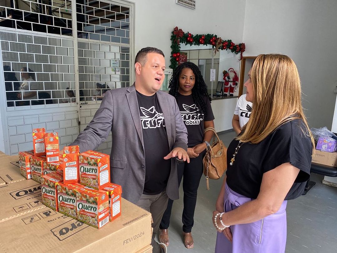 cufagooficial's tweet photo. Ontem, a @cufagooficial presenteou a @ovgoficial com 22 toneladas de alimentos para famílias em vulnerabilidade social.

👏🏾 Os itens serão parte das cestas básicas distribuídas pelo Banco de Alimentos, representando 57,6 mil itens para a segurança alimentar das famílias goianas! https://t.co/j2xWV4Dg7b