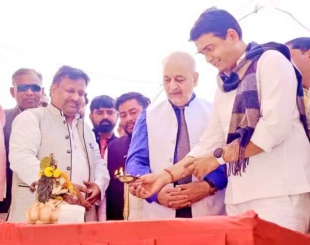 DeepakSinghINC's tweet photo. आज श्रीमती सोनिया गांधी जी के जन्मदिन के अवसर पर आयोजित विभिन्न कार्यक्रमों में। https://t.co/CZELAUcX84