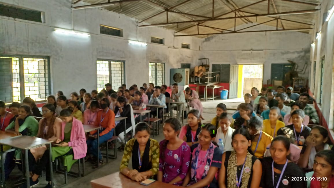 PriyanshuL92156's tweet photo. @nssabvuCG सबद्ध @GHardibazar #NSS_UNIT के द्वारा आज हरदीबाज़ार में एकदिवा विशेष शिविर का आयोजन किया गया जिसमें कार्यक्रम अधिकारी के मार्गदर्शन में मेरी @priyanshuL92156 और साथी स्वयंसेवकों की विशेष भूमिका रही।@NSSRDBhopal @ashokshrotinss @NeetaBajpai5 @manojsinha812 @YKTiwari68 https://t.co/pbdqvpoegV