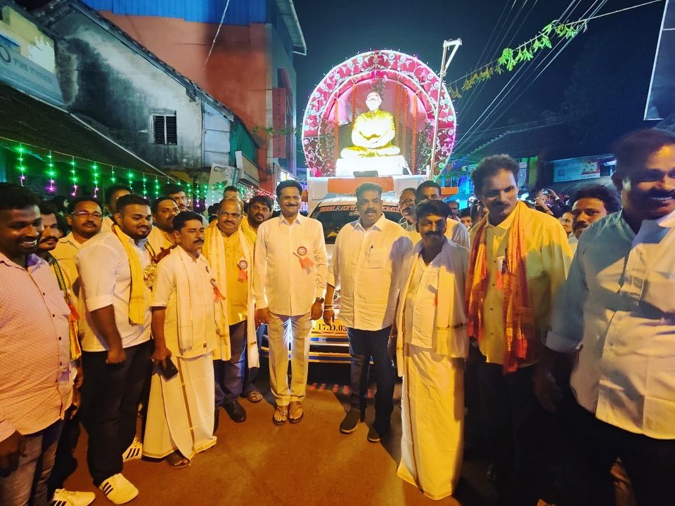Satish_Sail's tweet photo. ಅಂಕೋಲಾ ನಾಮಧಾರಿ ಸಮಾಜದ  ದಹಿಂಕಾಲ ಉತ್ಸವದಲ್ಲಿ ಭಾಗವಹಿಸಿದ ಸಂದರ್ಭ. #Ankola #Namadhari https://t.co/u0GpPzjbst