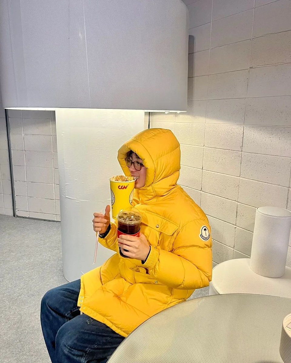 dpyob's tweet image. Late night movie