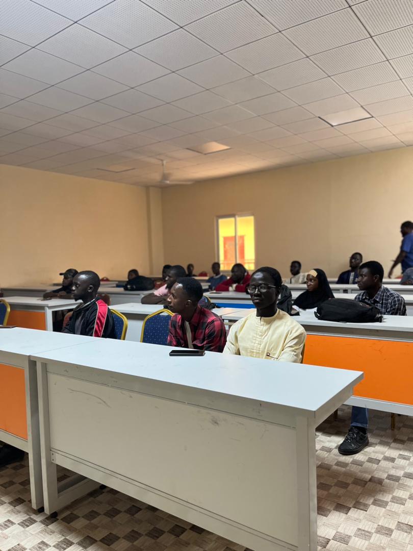 wtmbanjul's tweet photo. Decoding Deception: Analyzing the AL Group Android App from the Inside Out 🕵️♂️
#ScamUnveiled #DevFest2023
#devfestbanjul2023 https://t.co/nOroScNUSa