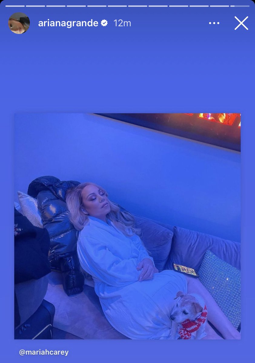 arinasax's tweet photo. MARIAH CAREY IN AG7 OMG WE WON https://t.co/jqFVWv4a9g