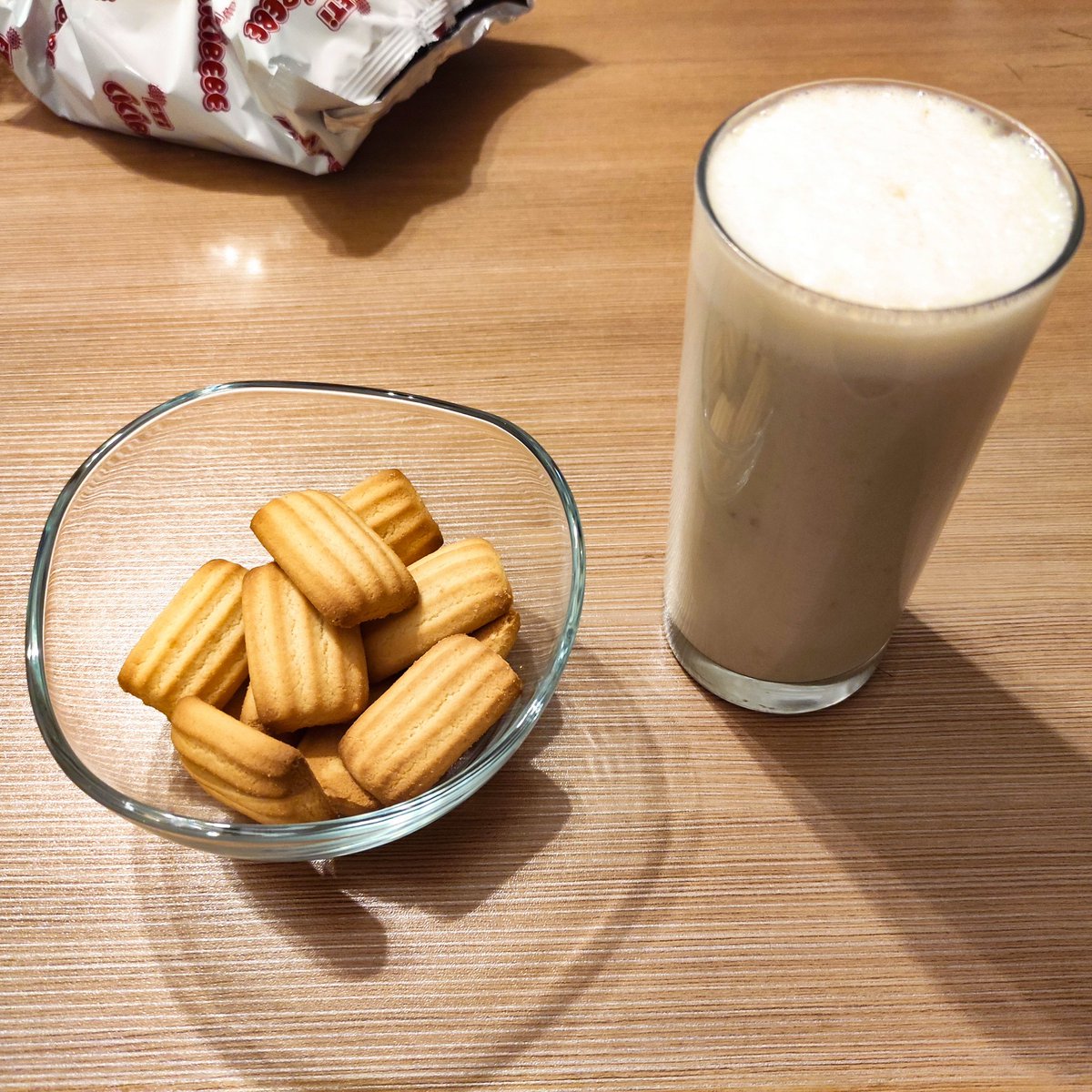 Mutlu olabilmek için üçüncü nesil kahvecilerden latte veya macchiato almanıza gerek yok. Ev yapımı muzlu süt ve cicibebe ile de mutlu olabilirsiniz 👍
