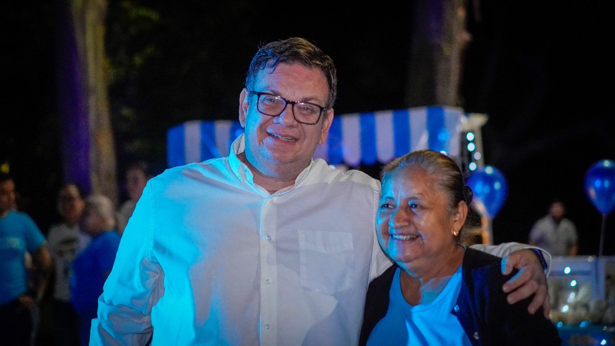 ChrisGuevaraG's tweet photo. En muchas colonias de San Salvador, que antes fueron "rojas" o "zonas calientes", hoy, no es ni la sombra de ese obscuro pasado de maras y extorsión. 

Sin el #RegimenDeExcepción, las #PartyNIte, no fueran posibles.

📍 Colonia San Patricio, San Salvador. https://t.co/wlPkoQg4Eq
