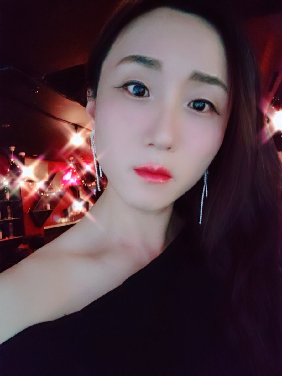 오늘 더씨씨 드레스코드는 블랙~