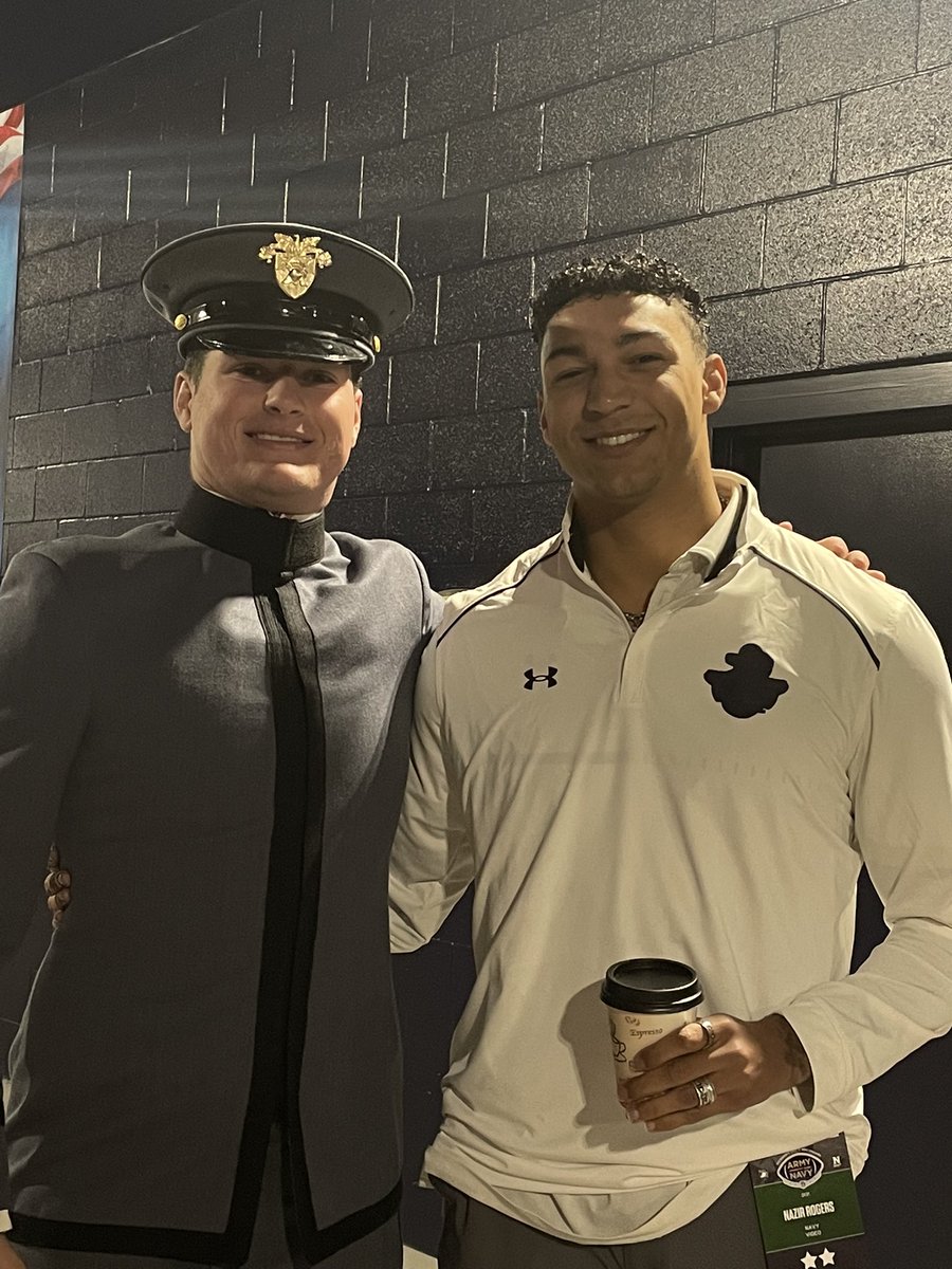 johnnywilk_john's tweet photo. Pregame...Cuda alums @Nazir_rogerss and @cooperwilk2 catching up before the game #ArmyNavyGame2023 #CudaGang #NSBInTheHouse  🏈💪 https://t.co/47stbpyNmo