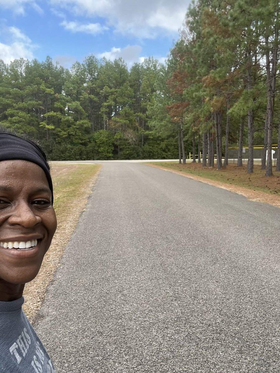 DrTiffanySpicer's tweet photo. Good morning and Happy Saturday! Don’t forget to take care of yourself while on this journey called life. #SelfCareSaturday #MevsMe #ICanDoHardThings #MyPaceMyRace #HalfMarathonTraining #ThisView #Priceless #MeTime 💙 https://t.co/UJ79tjRRtv