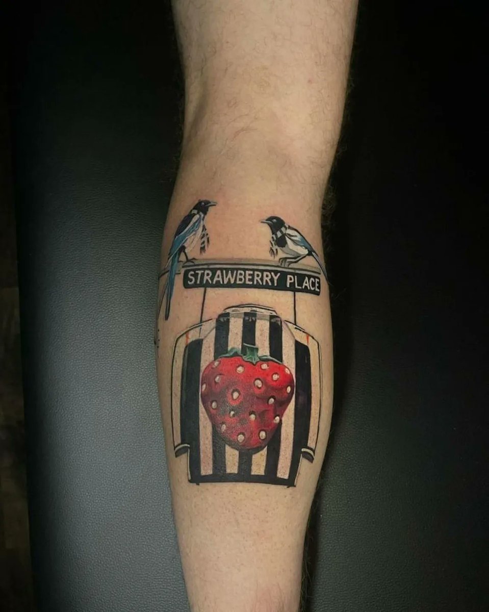 @theberrypub just got this last night, free pints next time I come across the pond? #howaythelads #toonarmy