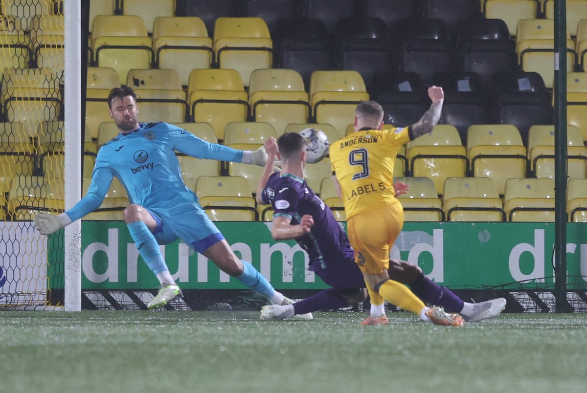 HibernianFC's tweet photo. Massive from Marsh 🙌 https://t.co/IVa1bK2LVC
