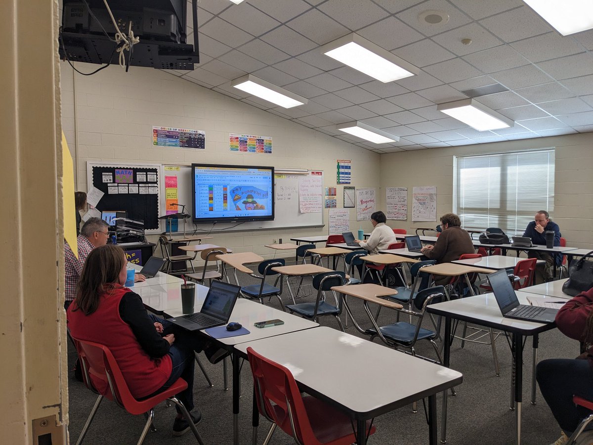 🚂 All Aboard the Google Express! 🚂 Fantastic morning of learning from <a href="/FCSchoolsNC/">Franklin County Schools</a> ITF's and teachers! 
#DLSgoogleexpress