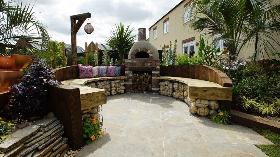 The pavers used in this build are Dolomite Mars Rust Pavers.
You can get these at Pavestone UK Limited