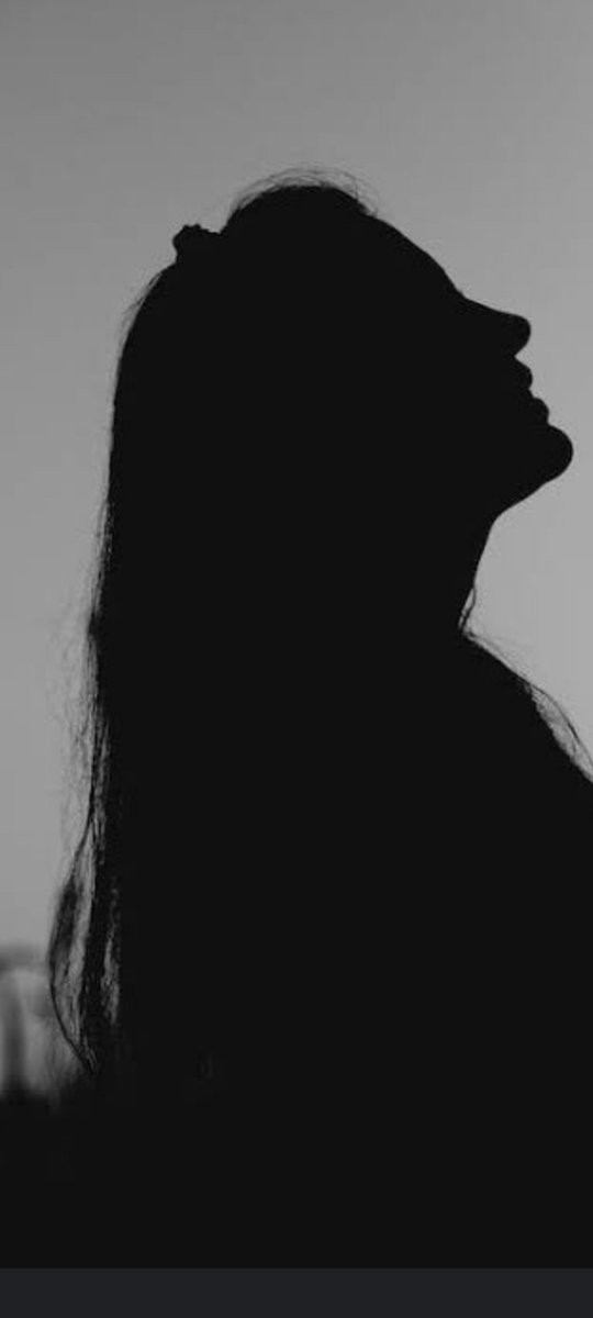 Oturduğum yerde millete dert oluyorum yaaa😅😅ayaga kalksam ne olacak