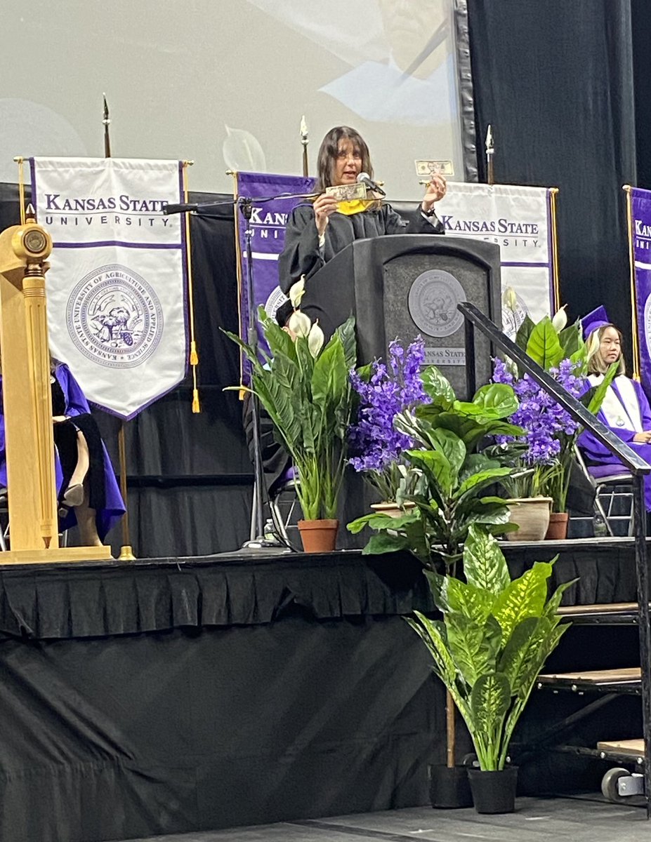 Awesome message this morning from <a href="/ccouchman/">Cindy Couchman</a>! Thanks for your inspiring words… will always remember the four L’s! 🤩🎓<a href="/KSUCollegeofEd/">K-State College of Ed</a>  #EDCATS