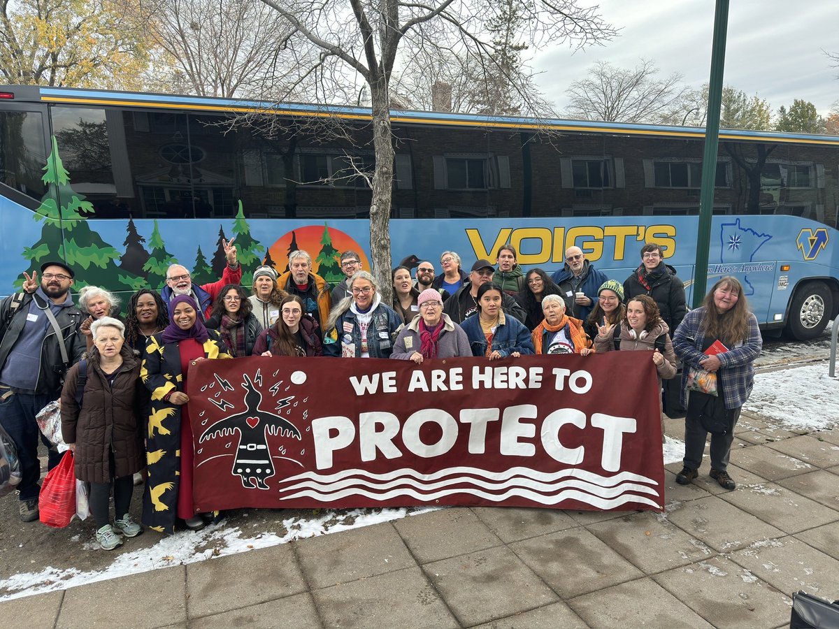 SeanLimMN's tweet image. Our #NoDAPL banners made it from Minnesota, to North Dakota, to the U.S. Capitol Building in D.C.

We’re at a pivotal inflection point in the Dakota Access Pipeline fight.

Ask from the frontlines: submit a public comment before the December 13th deadline: tinyurl.com/2023-StopDAPL