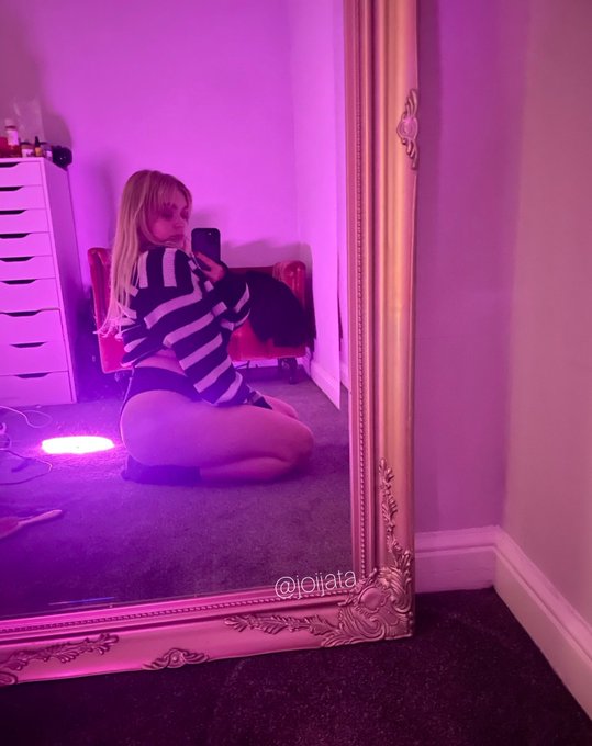 Feeling all cosy indoors, hiding from the awful weather - send &pound; whilst I choose what to wear to a naughty