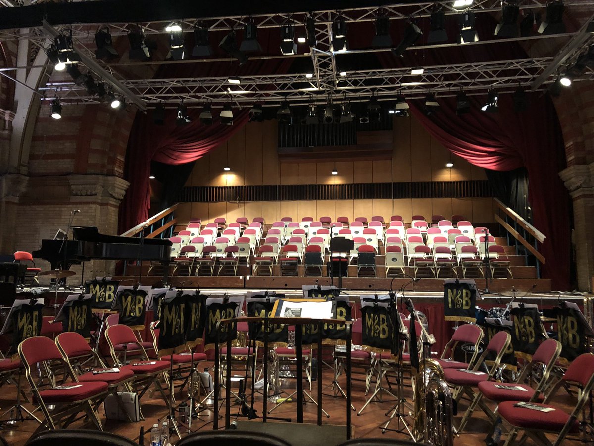 Waiting for the magic to happen <a href="/IpswichChoral/">IpswichChoralSociety</a> Sings #Christmas <a href="/IpswichCEx/">Ipswich Corn Exchange</a>