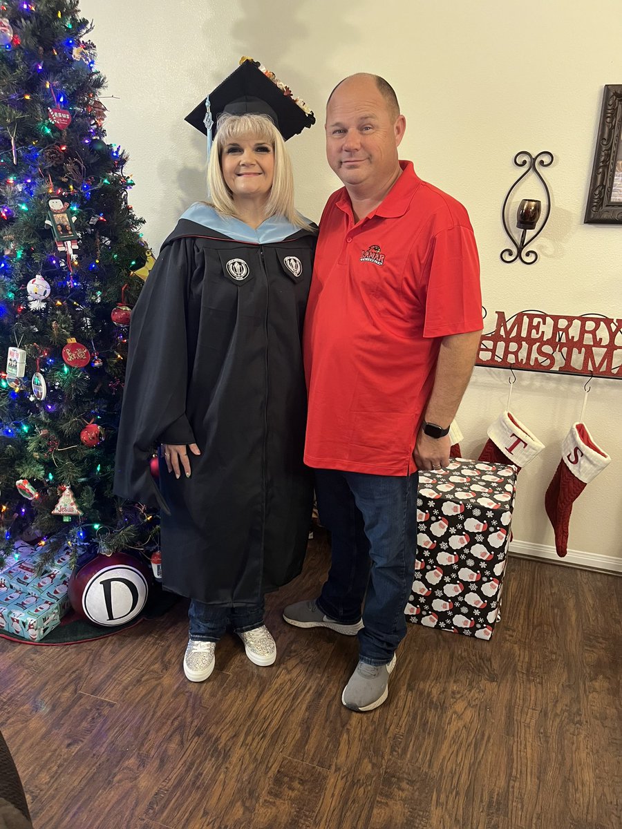 MrsDavis_ESE's tweet photo. Graduation day!! Getting ready to head to Beaumont! Lamar Graduate 2023 #IMasteredIt #WithGodAllThingsArePossible @HumbleISD_NBE @HumbleISD https://t.co/fqeSNR4Unc