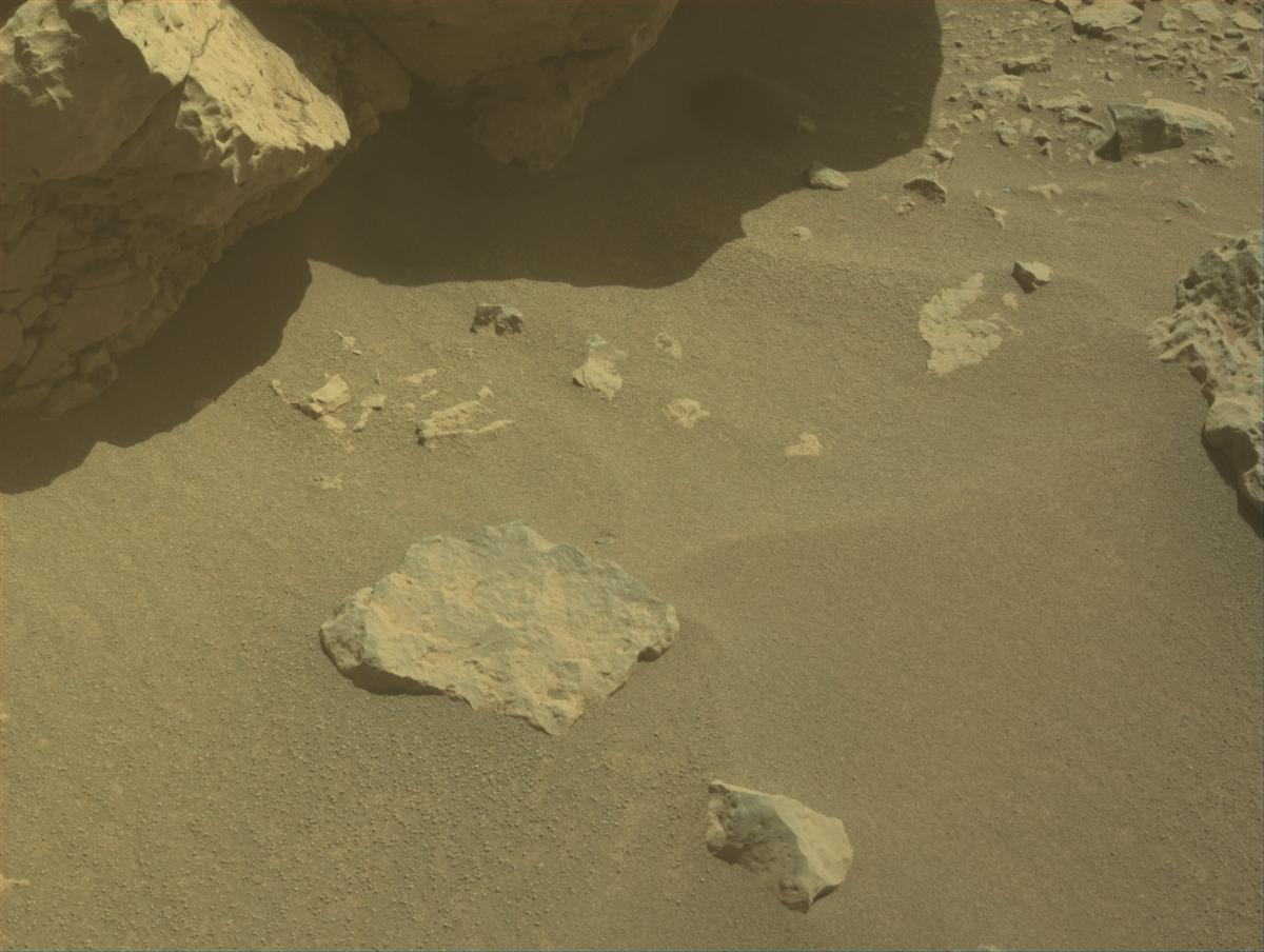 MarsMissionImgs's tweet photo. #PerseveranceRover image taken on #Sol859 at 1:20:31.478 PM with #FrontHazcam #Mars #NASA #Space https://t.co/NxZteWcNWF