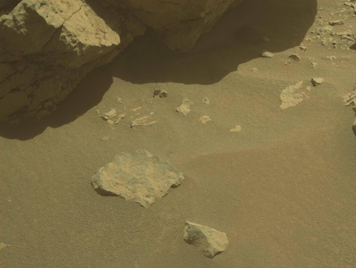 MarsMissionImgs's tweet photo. #PerseveranceRover image taken on #Sol859 at 1:20:31.478 PM with #FrontHazcam #Mars #NASA #Space https://t.co/NxZteWcNWF