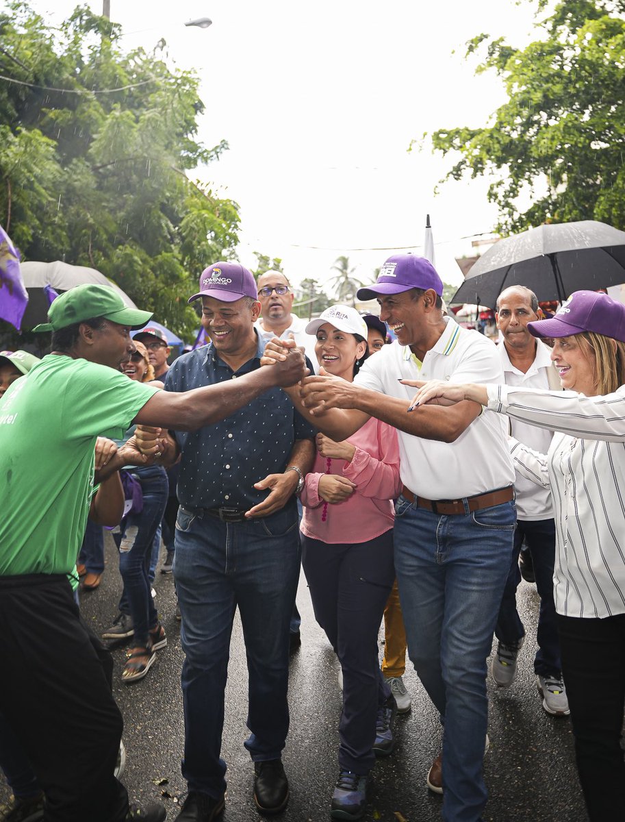 En nuestro recorrido por Manganagua. Que emocionante es compartir con toda mi gente, dándonos energía y felicidad. 

Seguimos, ¡Juntos por la capital! 🤝