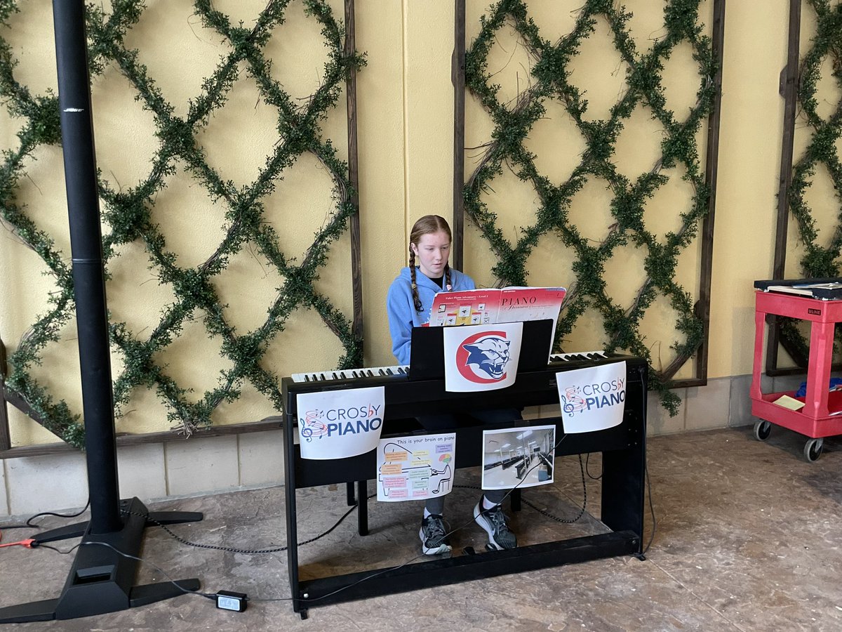 Mrs. Mueller teaches MUSIC tweet media