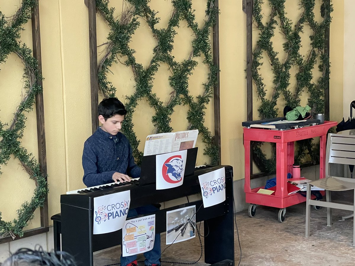 Mrs. Mueller teaches MUSIC tweet media