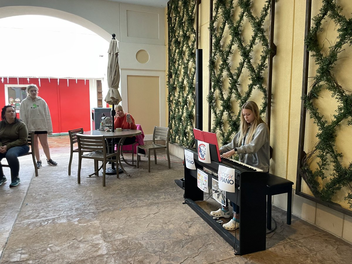 Mrs. Mueller teaches MUSIC tweet media