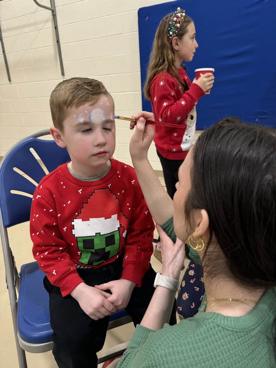 Bulldogs had a great time at the Santa’s Workshop this morning!! Crafts, face painting, and cocoa for everyone!! And a special visit from Santa! Thank you to all who helped make this time magical for our students!!