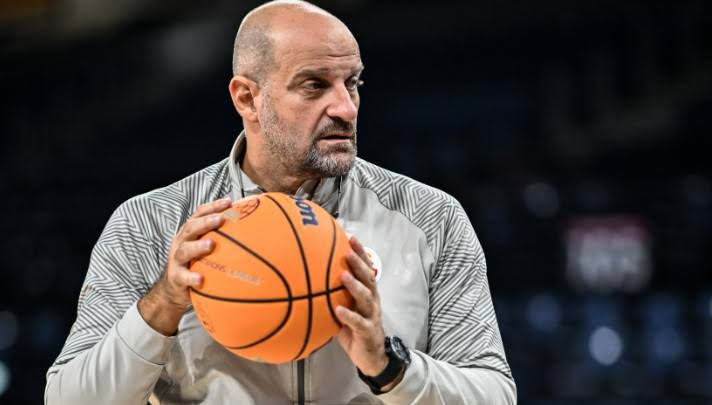 #ZvezdanMitrovicİstifa