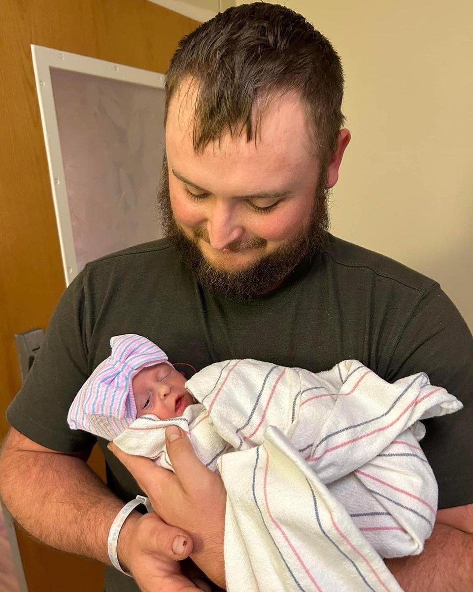 Our Christmas present decided to make her appearance a few weeks early. 

Charlotte Reese Harris made her arrival on 12/7/23 weighing in at 4 lbs 14 oz. She may be little but boy is she strong. 

I’m so glad God chose us to be your parents, Charli 🤍
