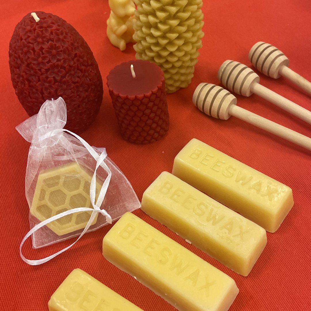 unigalway_adult's tweet photo. What better way to spend a Saturday than at a Wax Workshop at @uniofgalway as part of our part-time Diploma in Apiculture (#beekeeping) 🐝
Some fantastic #beeswax candles, lip balms, melts and of course, #beeswaxwraps were created.
#sdgs #Sustainability #beekeepers https://t.co/CnzDI8I6LM