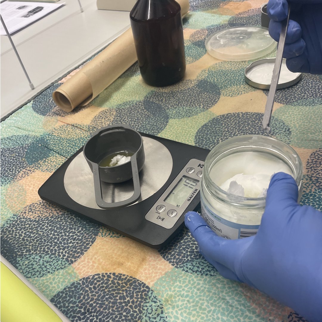 unigalway_adult's tweet photo. What better way to spend a Saturday than at a Wax Workshop at @uniofgalway as part of our part-time Diploma in Apiculture (#beekeeping) 🐝
Some fantastic #beeswax candles, lip balms, melts and of course, #beeswaxwraps were created.
#sdgs #Sustainability #beekeepers https://t.co/CnzDI8I6LM