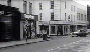 WINDSOR #PeascodStreet poor photo but shows two way traffic with #SurplicesShop on corner of #WilliamStreet