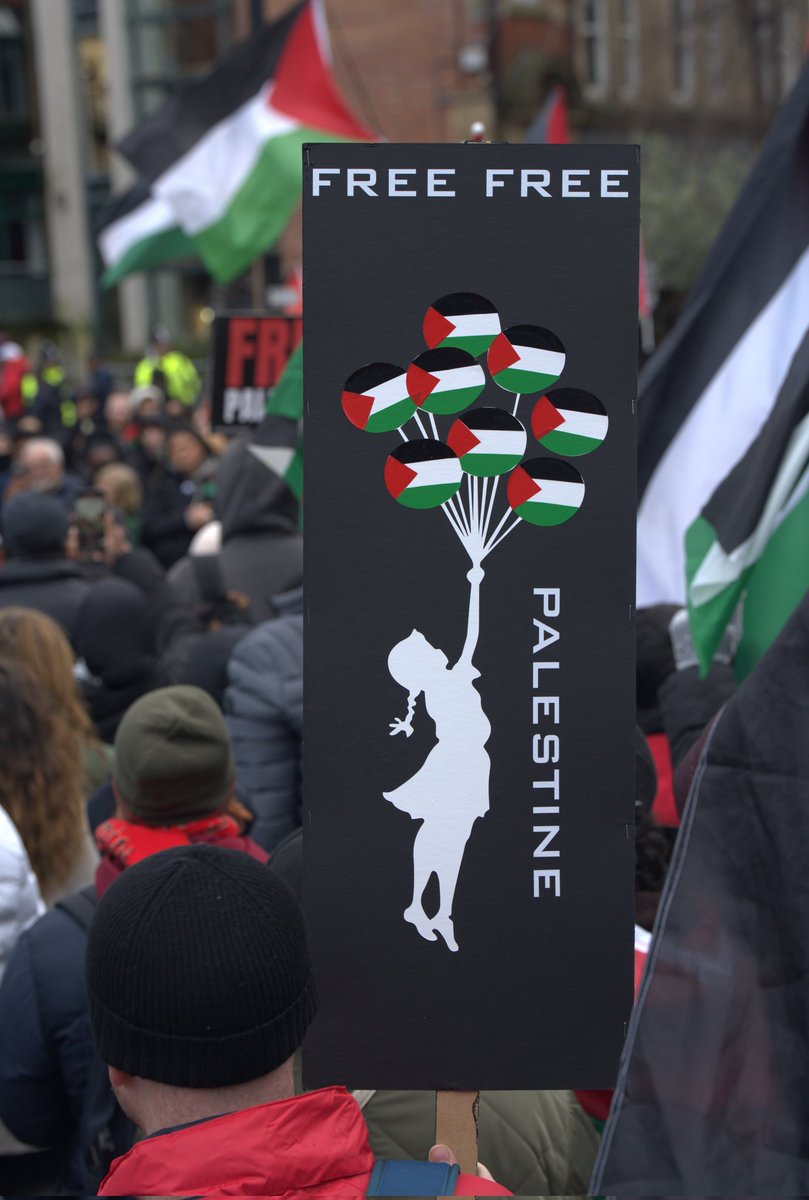 orthebm's tweet photo. From today's march demanding ceasefire in Palestine, @ManPalestine #CeasefireNOW #CEASEFIRE_NOW @PSCupdates https://t.co/T20hTx3Gr3