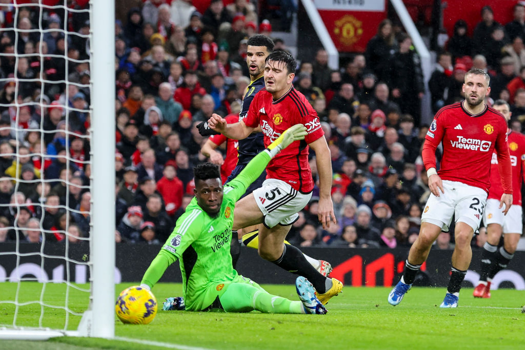 FT | Man United 0-3 Bournemouth United are embarrassed by Bournemouth, who earn their first win at Old Trafford. Awful performance #mufc #MUNBOU manchestereveningnews.co.uk/sport/football…