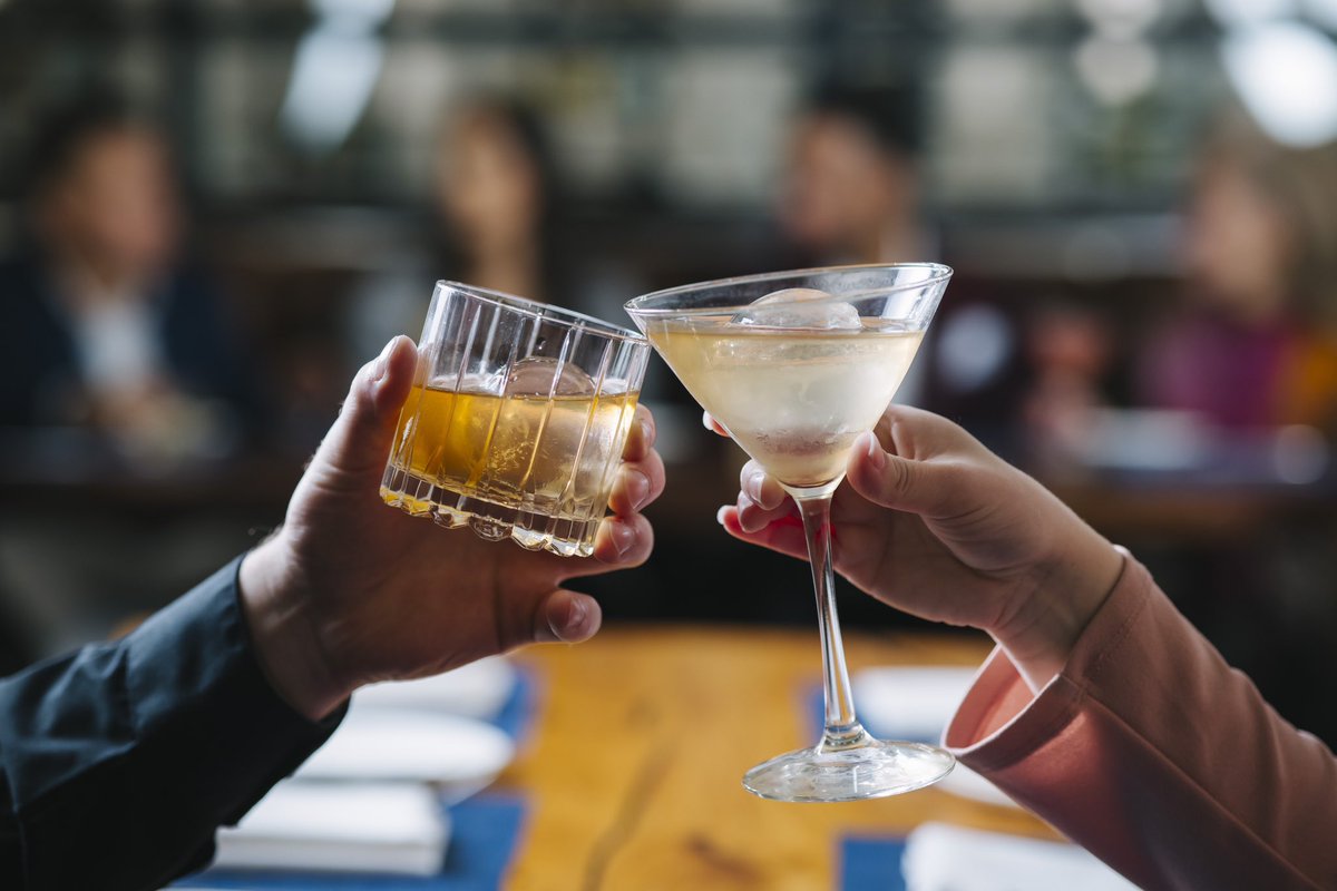 LuxIceUSA's tweet photo. The weekend got us feeling LUXurious! Raise a glass and #ElevateYourBeverage with us today. 🥃 #LuxIce https://t.co/O0z4fjvdqN