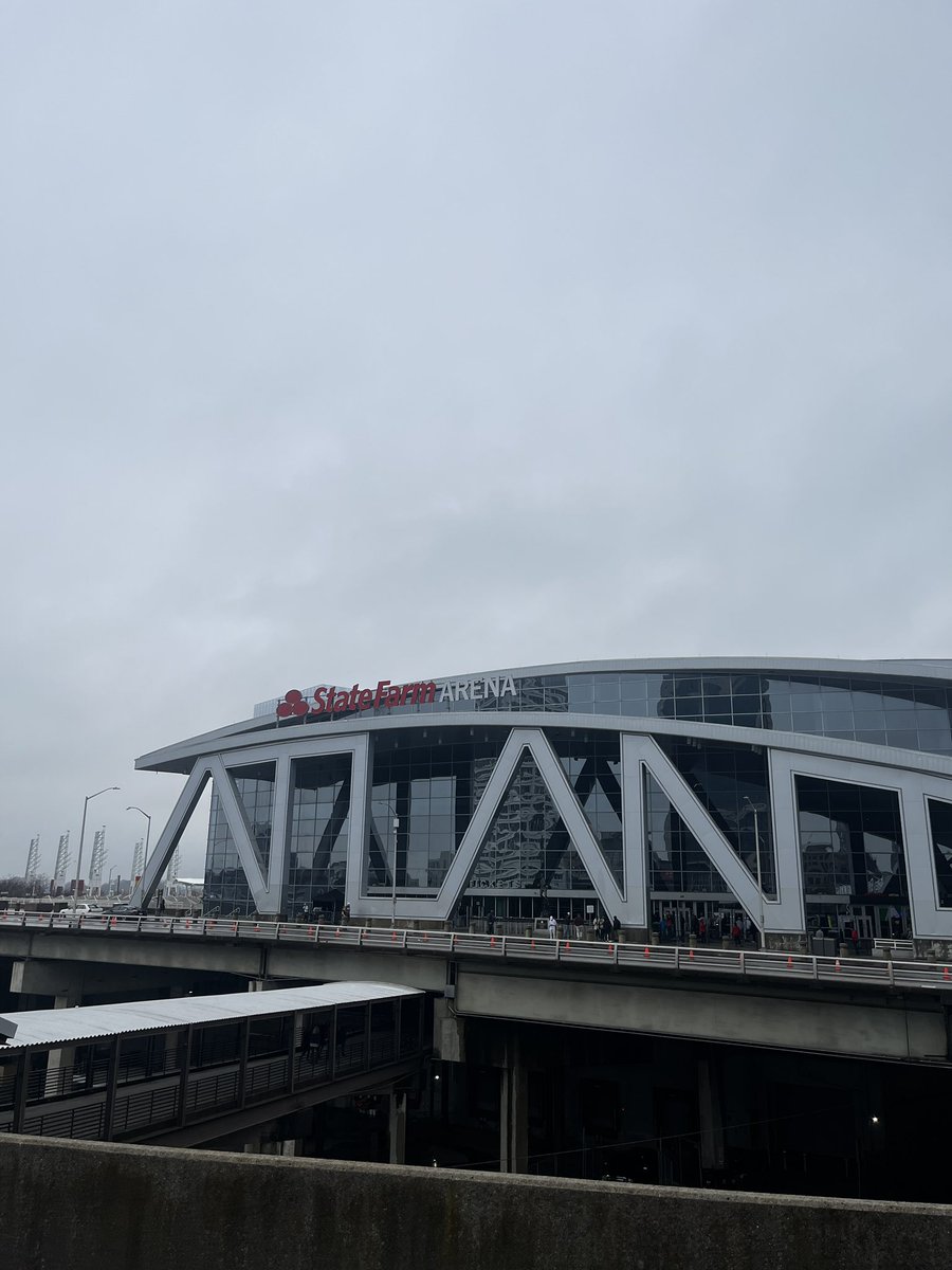 Charlie_Huiras's tweet photo. We have arrived in Atlanta, Georgia for Indiana vs Auburn at 2 ET. I will be reporting from the sideline, @AustinPlatter and @cruzmartinvoice will have the call! #wiux https://t.co/iZmTPIzZQe