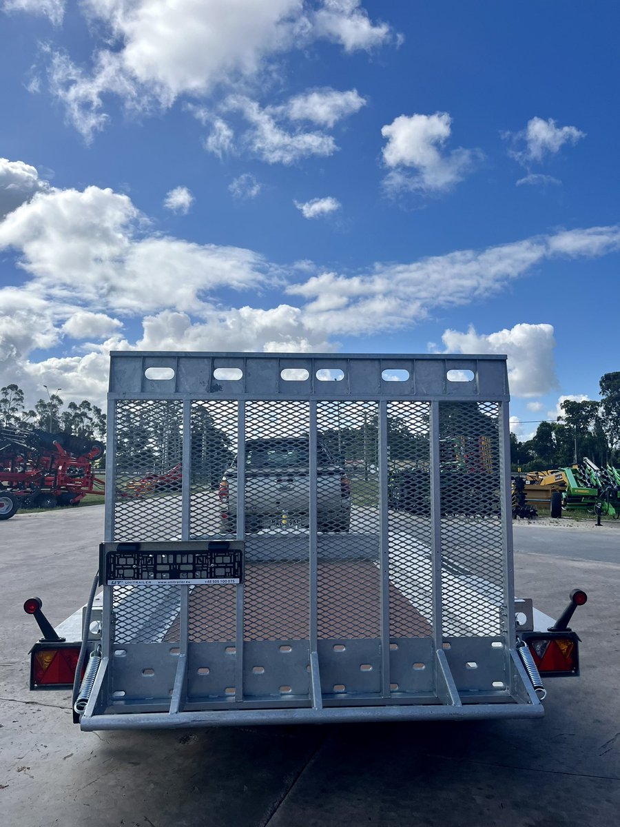 surenamaquinas's tweet photo. Entrega Trailer TEMARED 🇵🇱 modelo Builder 3516 para 3500 kg - frenos y ejes Knott 🇩🇪 !! 💪🏻💪🏻💪🏻🔥🔥🔥
#sureña #sureña_maquinaria_agricola #temared #trailer_temared #trailer https://t.co/jubyjyqBsT