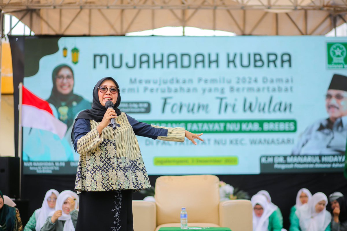 SahabatNadlifah's tweet photo. Selamat Malam Mingguan Para Jomblo.
Pilih #PKB dan #AniesMuhaimin2024 untuk hidup yang lebih berwarna dan penuh cinta.
#UntukBrebesUntukTegal
#SedulureMbaNad #SahabatMbaNad
#PKBMenang https://t.co/f4z2V0Z3QI