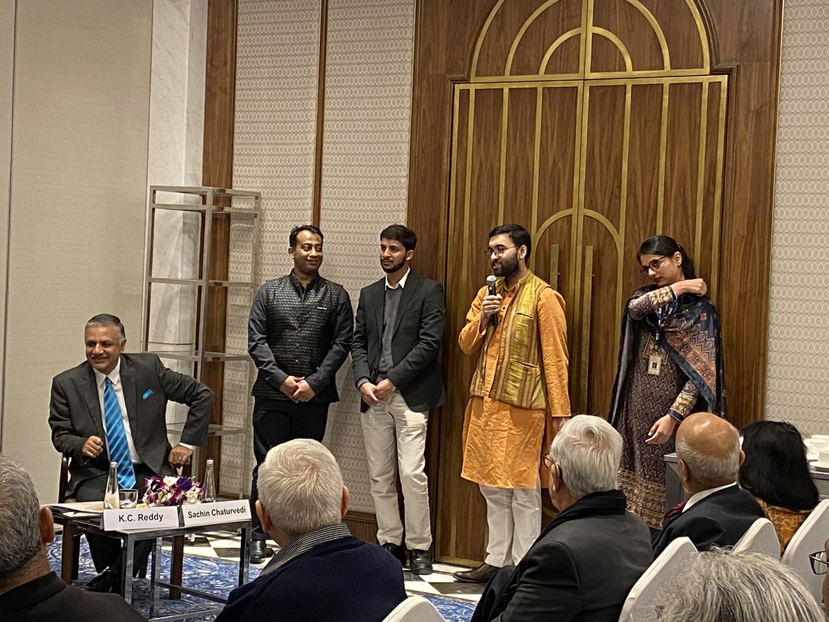 forum_blue's tweet photo. Our younger colleagues interacting with @RIS_NewDelhi veterans 
@Sachin_Chat @SKMohanty2018 
#RISat40 #celebrating40years https://t.co/hCt9IdFH1E