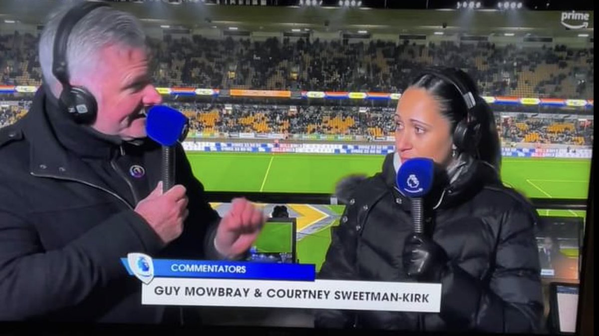 CelebAppearance's tweet photo. A well earned & deserved day off for this one @_CSK9 after a hectic week working for @primevideosport @talkSPORT @premierleague TV @SkyFootball @IMG ๐๐ป Off she goes again tomorrow on co commentary for @Everton v @ChelseaFC โฝ๏ธ ๐บ ๐ป ๐ง ๐#pundit #Cocommentator https://t.co/Q6pi5xW13p