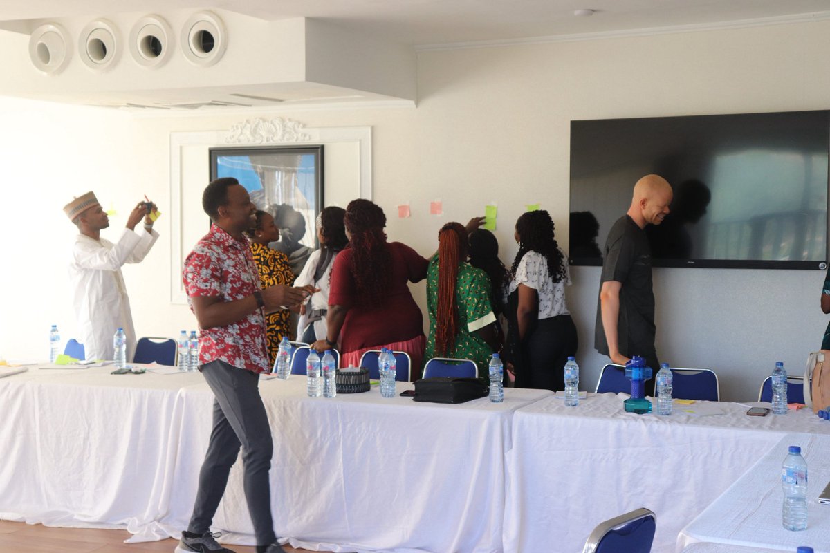 ARC_ESM's tweet photo. The sessions, which were skillfully facilitated by @ogboawokeogbo, set the stage for the institutionalization of ARC_ESM's core values. These sessions were aimed at making the values the heartbeat of @ARC_ESM, ensuring that they become ingrained norms guiding the @ARC_ESM journey https://t.co/nwzTKjjyrn