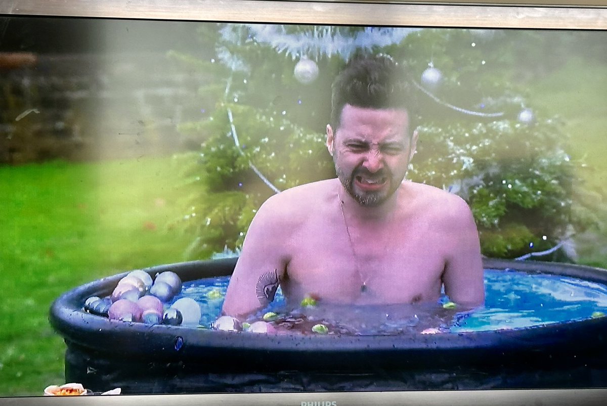 AnnCecilieN's tweet image. Baz is off to a strong start. ❄️🥶🍝 #SnowWayOut #SortedFood