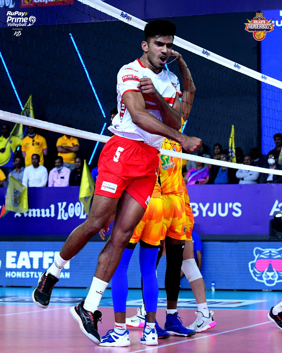 KolThunderBolts's tweet photo. A special bond with a special player. ❤️

As we celebrate Rahul K today, here are few pictures that'll give you pure joy! 🙂

#RahulK #KolkataThunderbolts #KhelbeBanglaJitbeBangla #PrimeVolleyballLeague #PVLSeason3 #PVL #AsliVolleyball #Volleyball #Retained #Auction https://t.co/jT366OPmJm