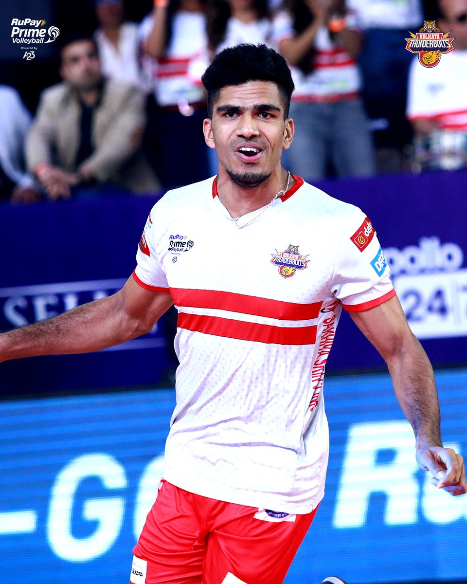 KolThunderBolts's tweet photo. A special bond with a special player. ❤️

As we celebrate Rahul K today, here are few pictures that'll give you pure joy! 🙂

#RahulK #KolkataThunderbolts #KhelbeBanglaJitbeBangla #PrimeVolleyballLeague #PVLSeason3 #PVL #AsliVolleyball #Volleyball #Retained #Auction https://t.co/jT366OPmJm