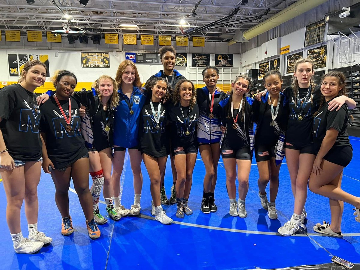 CoachGillin149's tweet photo. Everyone took home hardware! #keepstomping https://t.co/Xxhu9D7bMH